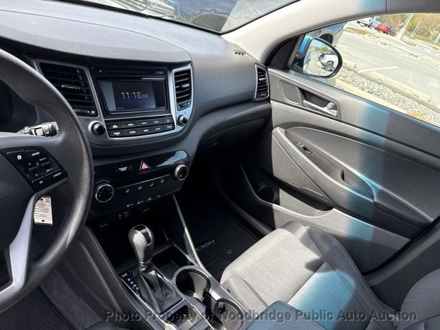 2017 Hyundai Tucson SE - 23012664 - 6