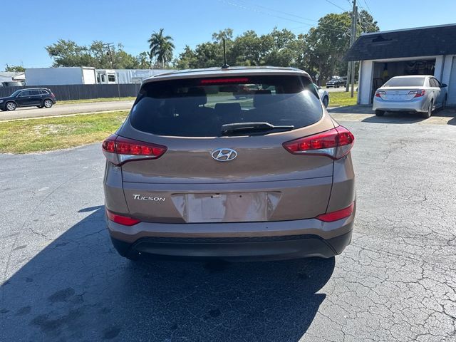 2017 Hyundai Tucson SE - 23026871 - 6