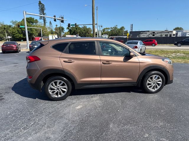 2017 Hyundai Tucson SE - 23026871 - 8