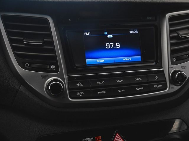 2017 Hyundai Tucson SE - 22955451 - 16