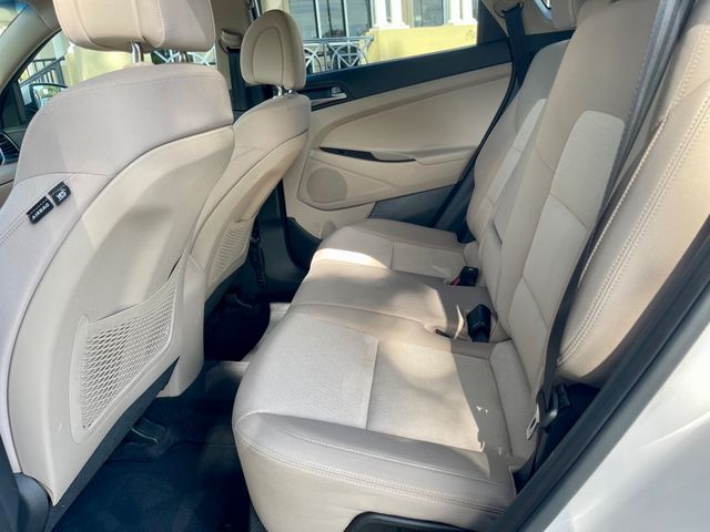 2017 Hyundai Tucson SE - 22912882 - 11