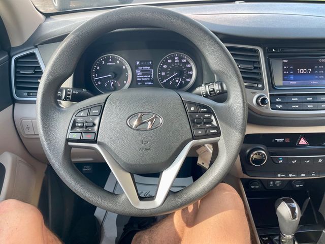 2017 Hyundai Tucson SE - 22912882 - 13