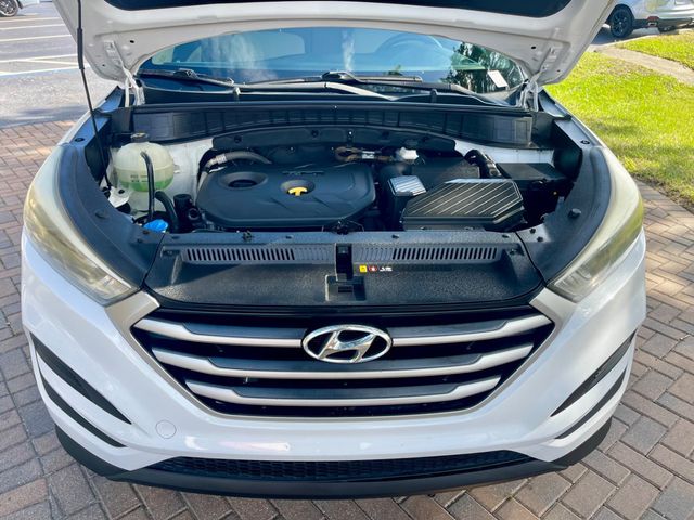 2017 Hyundai Tucson SE - 22912882 - 16