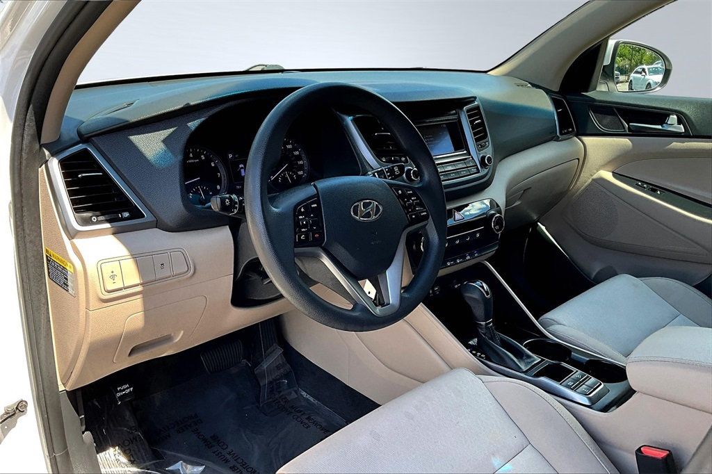 2017 Hyundai Tucson SE photo 10