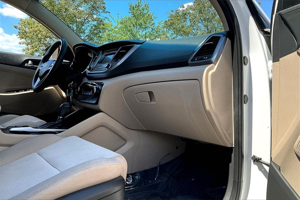 2017 Hyundai Tucson SE photo 11