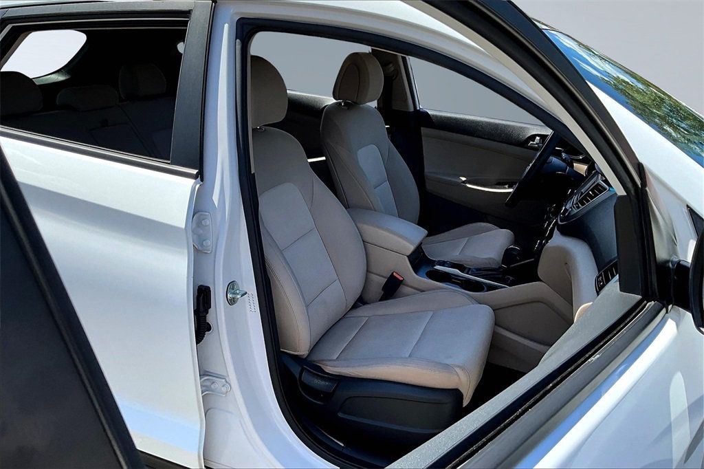 2017 Hyundai Tucson SE photo 12
