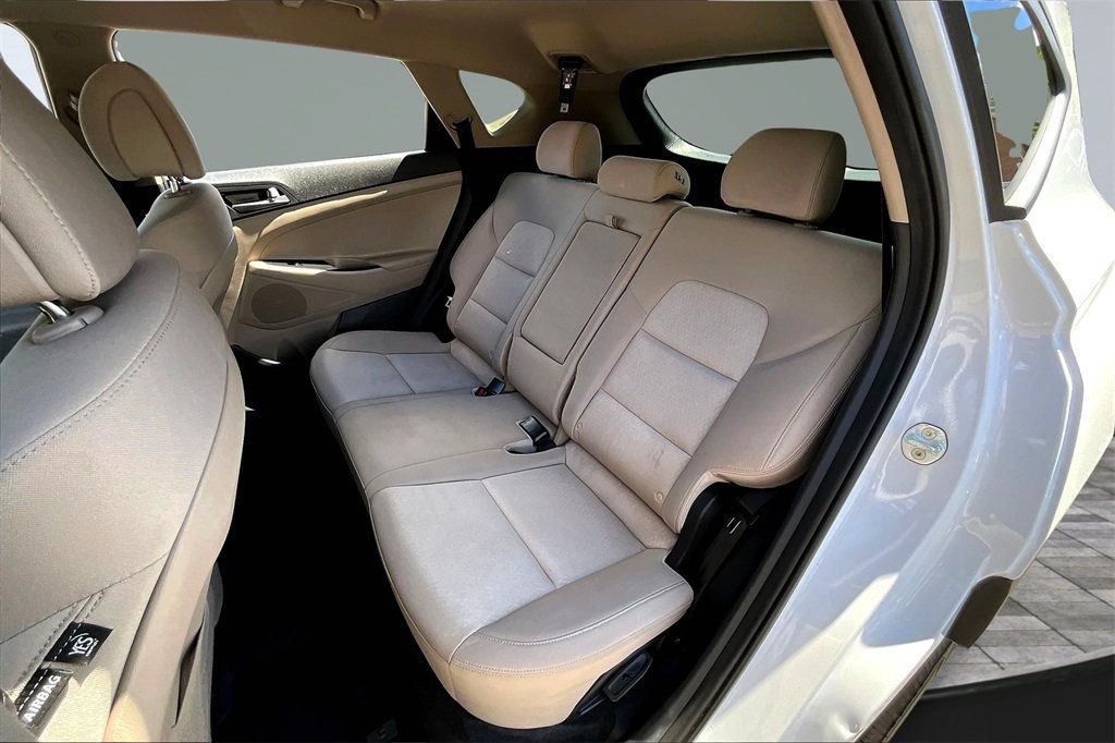 2017 Hyundai Tucson SE photo 16