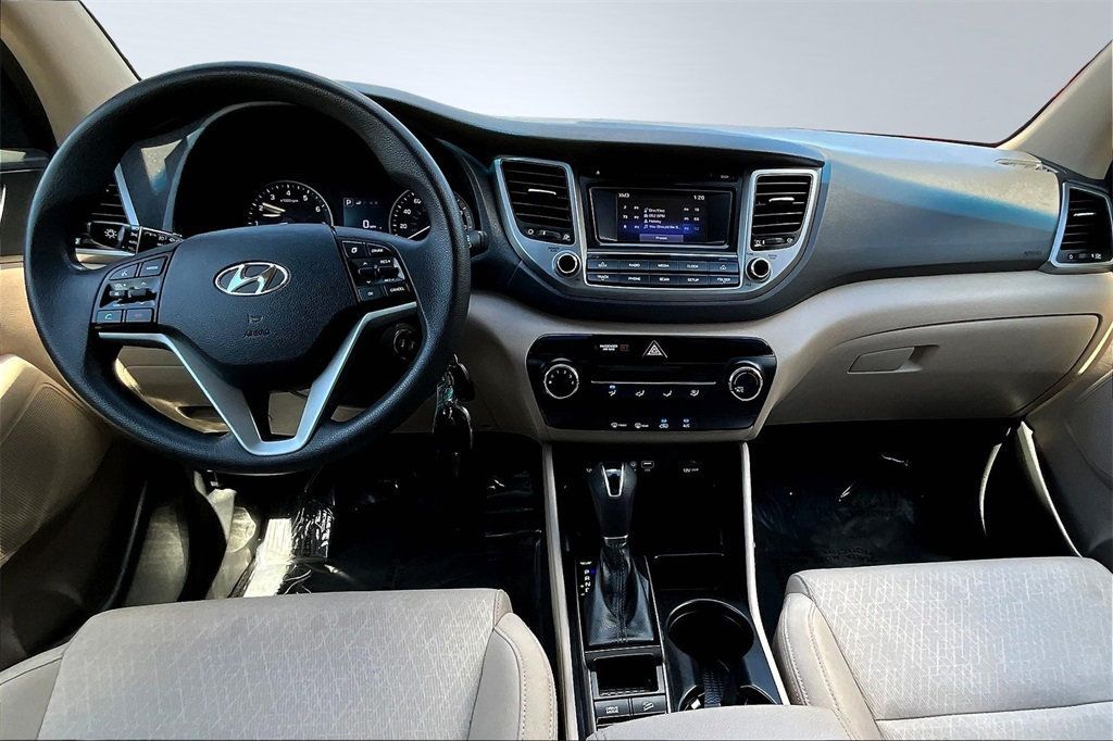 2017 Hyundai Tucson SE photo 18