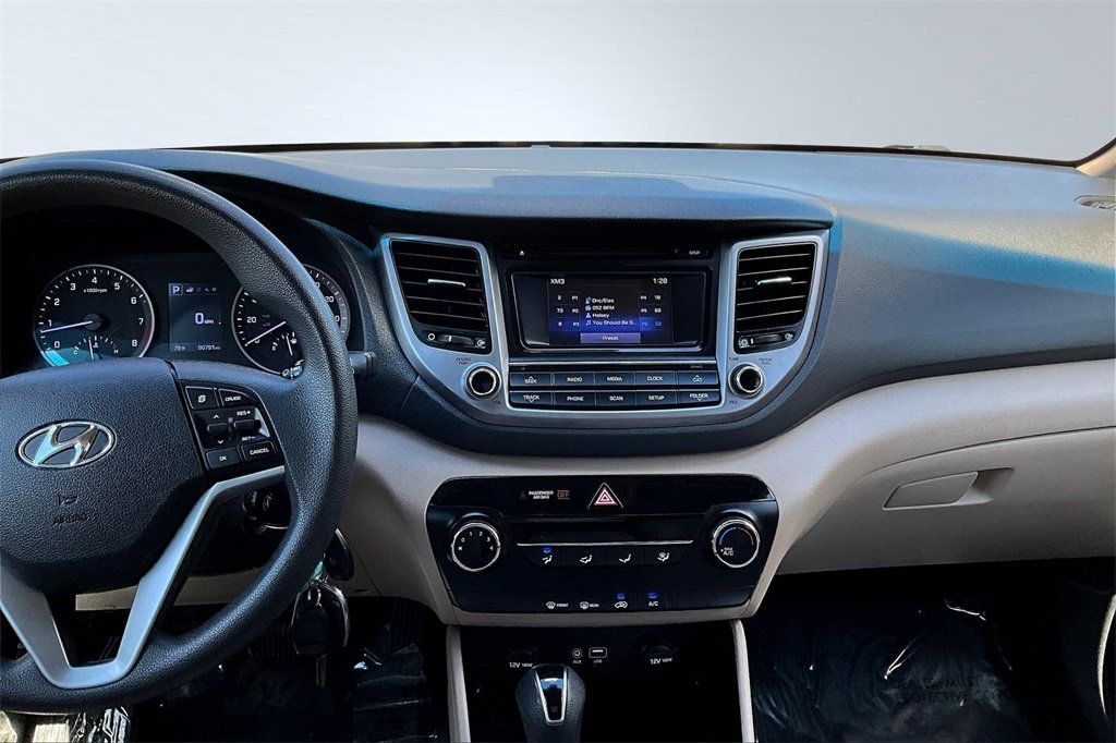 2017 Hyundai Tucson SE photo 23