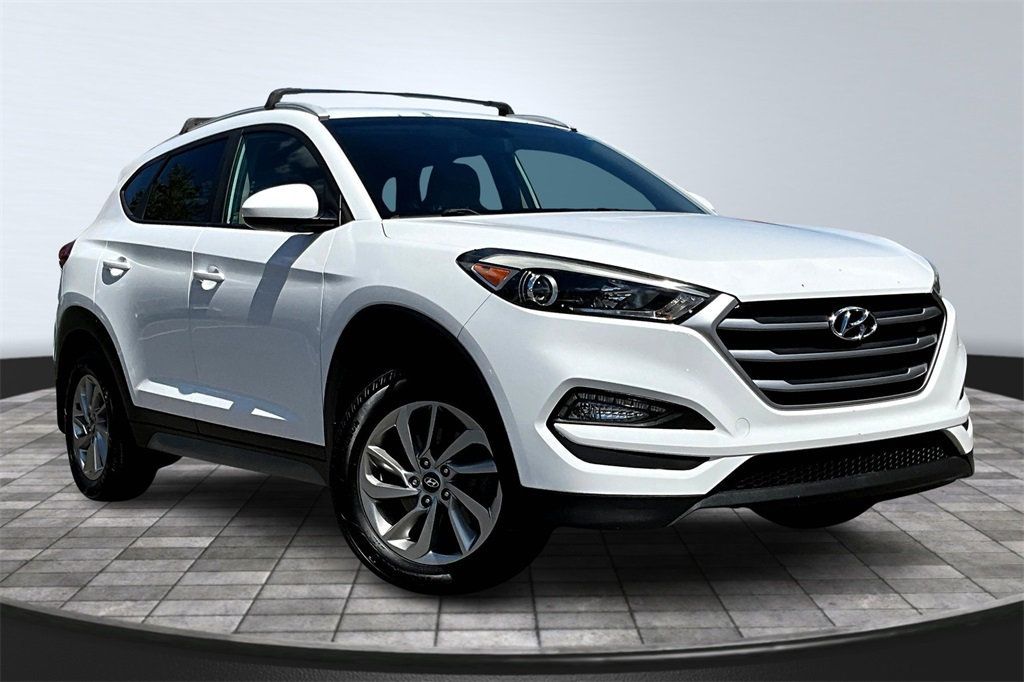 2017 Hyundai Tucson SE photo 3