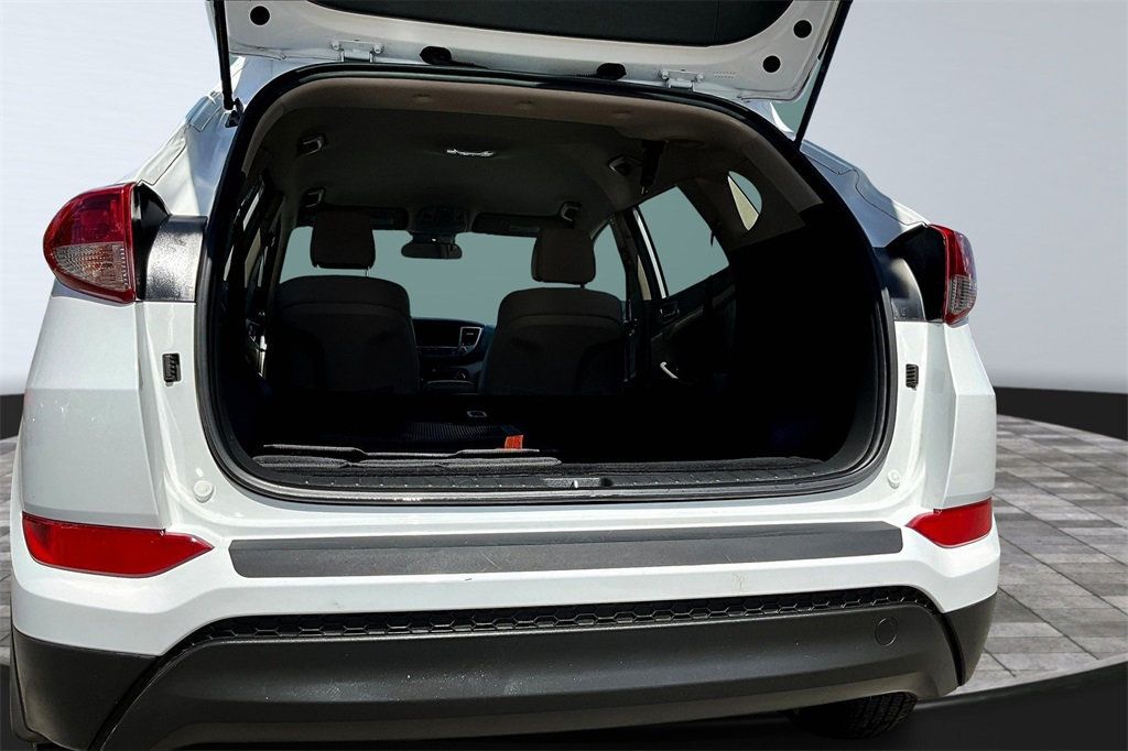 2017 Hyundai Tucson SE photo 34