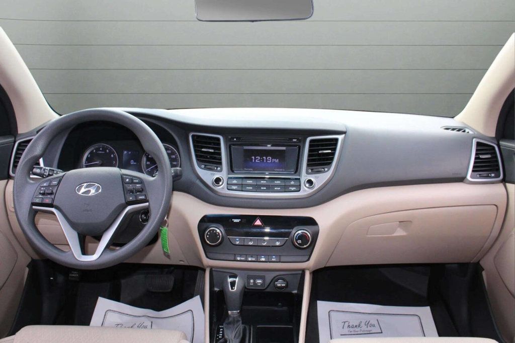 2017 Hyundai Tucson SE AWD 4dr SUV - 22930549 - 19