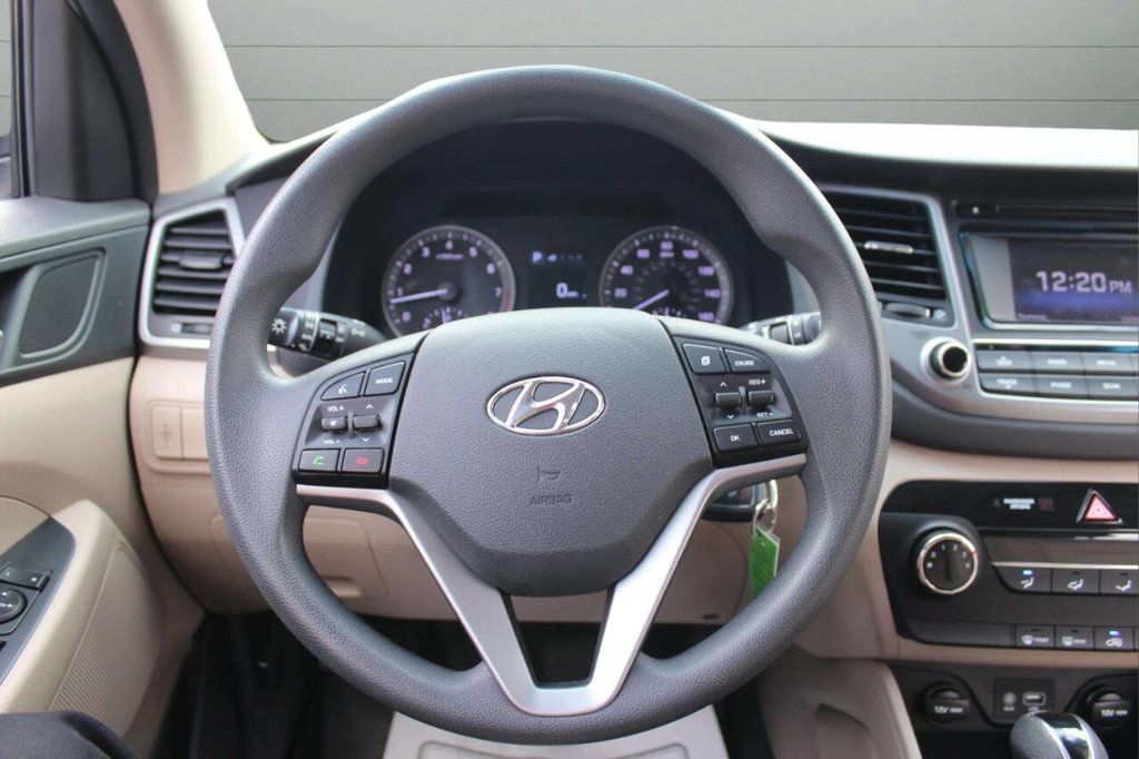 2017 Hyundai Tucson SE AWD 4dr SUV - 22930549 - 21