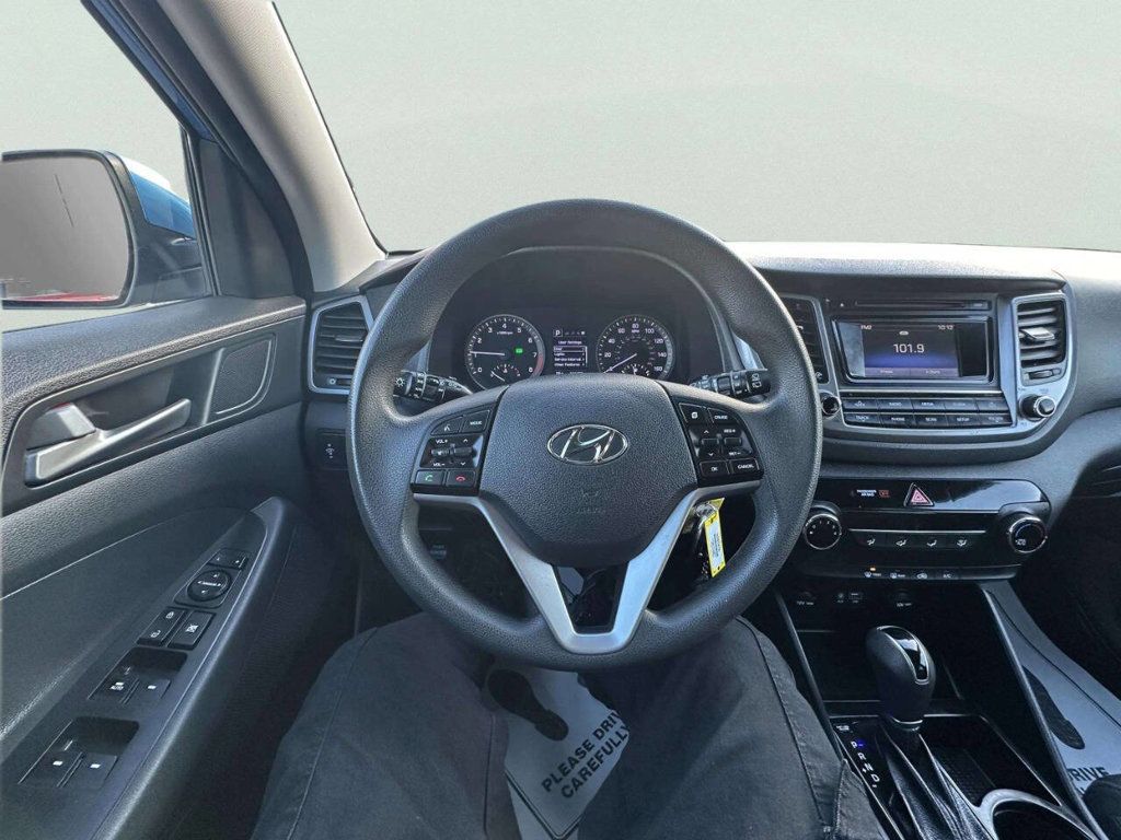 2017 Hyundai Tucson SE AWD 4dr SUV - 22959637 - 17
