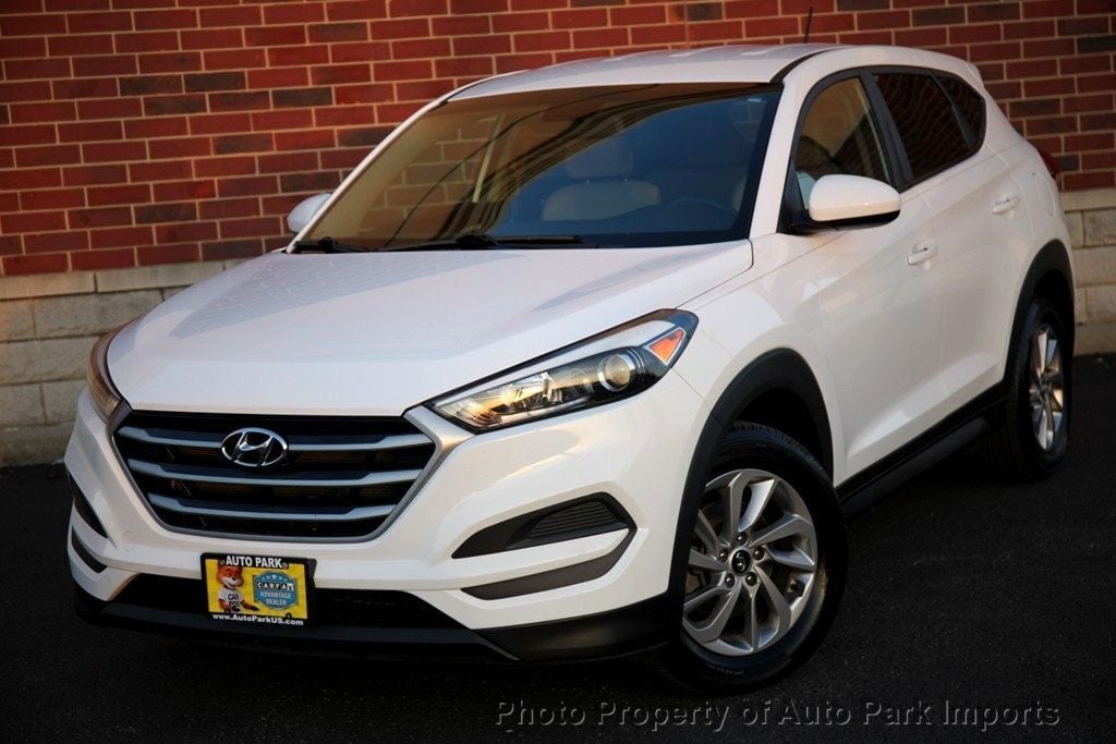 2017 Hyundai Tucson SE photo 2