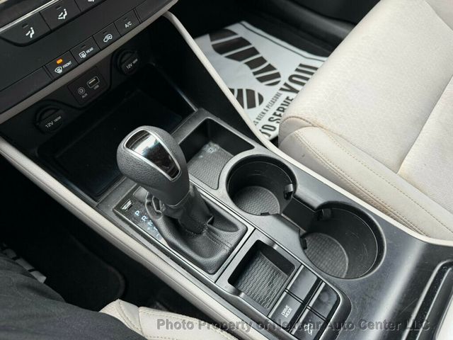 2017 Hyundai Tucson SE FWD - 22956458 - 19