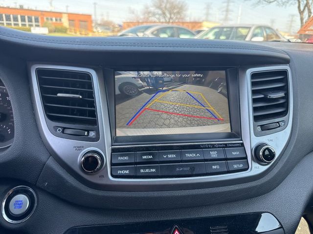 2017 Hyundai Tucson SE Plus AWD - 23005752 - 11