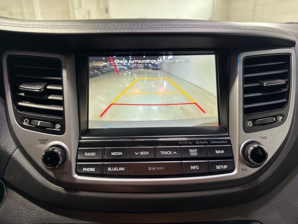 2017 Hyundai Tucson SE Plus AWD - 23005752 - 17