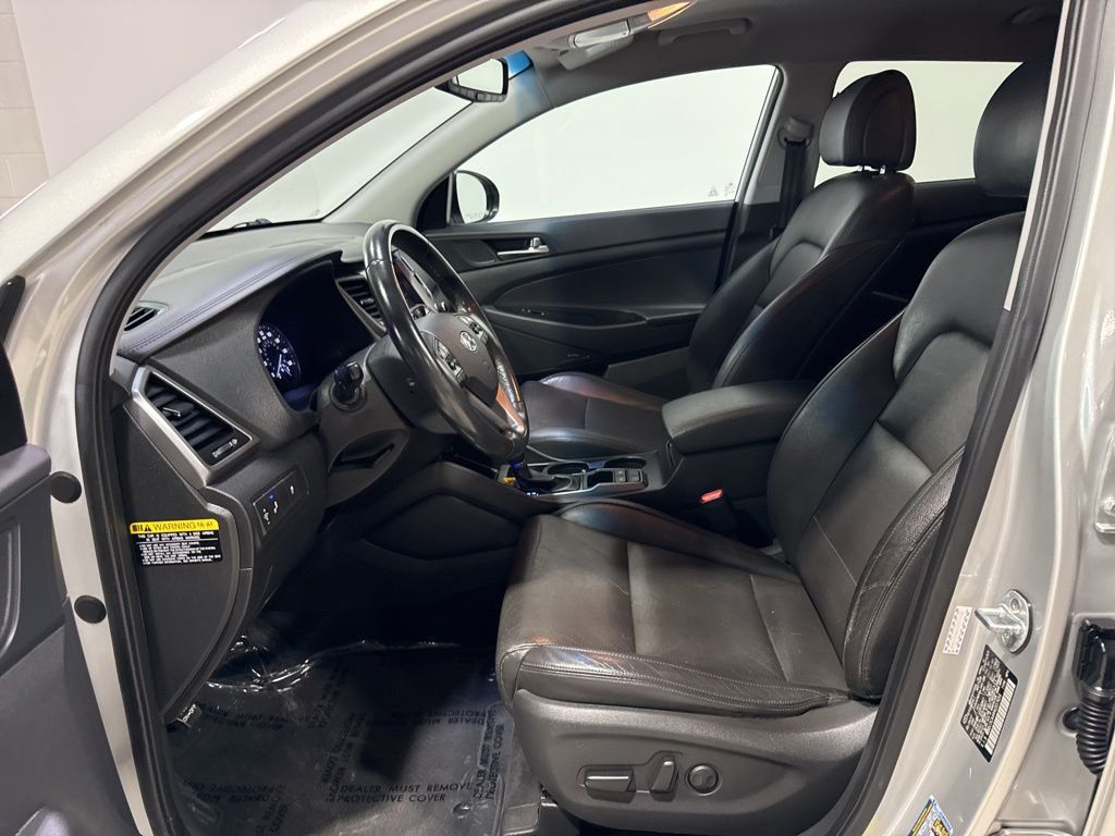 2017 Hyundai Tucson SE Plus AWD - 23005752 - 22