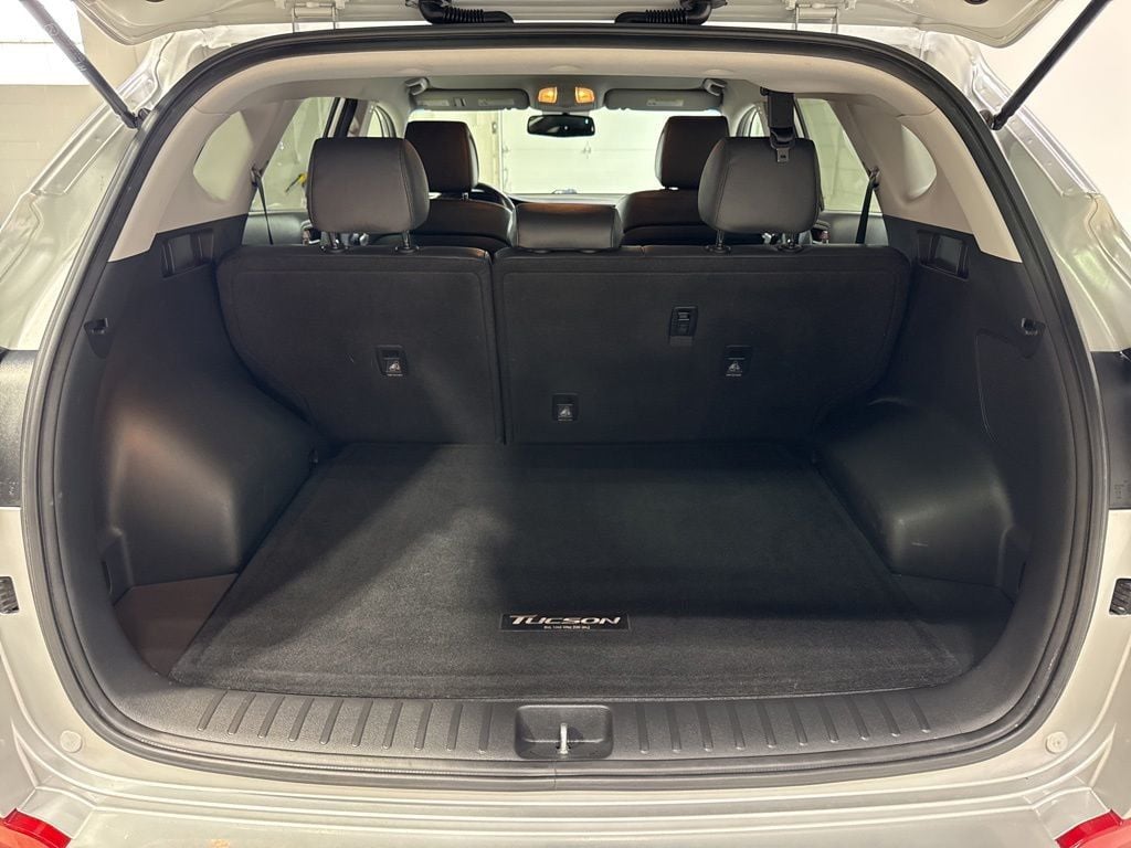 2017 Hyundai Tucson SE Plus AWD - 23005752 - 32