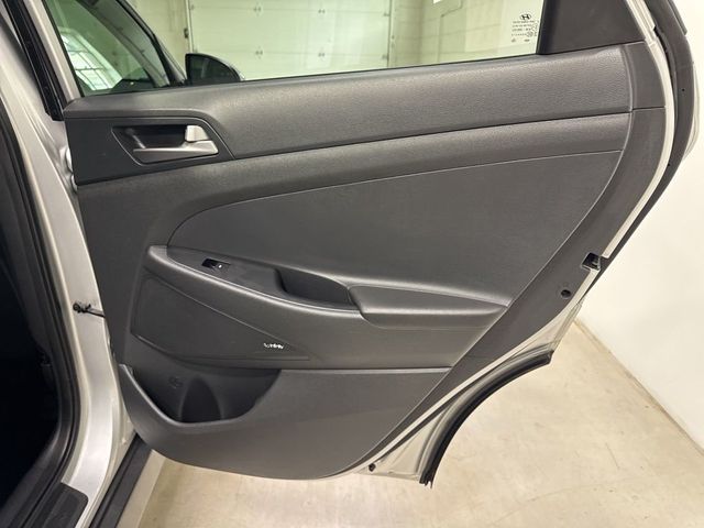 2017 Hyundai Tucson SE Plus AWD - 23005752 - 36