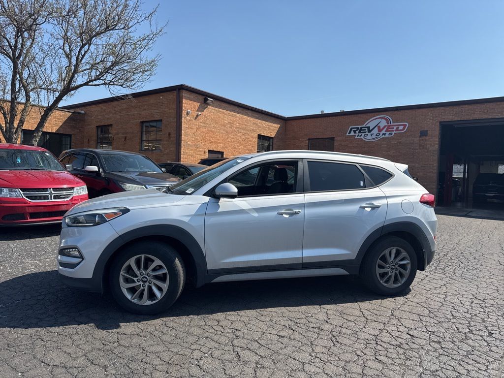 2017 Hyundai Tucson SE Plus AWD - 23005752 - 3