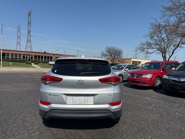 2017 Hyundai Tucson SE Plus AWD - 23005752 - 4