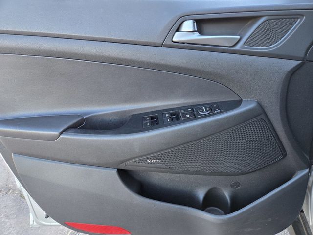 2017 Hyundai Tucson SE Plus FWD - 22979539 - 13