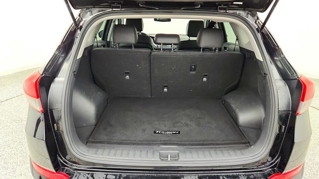 2017 Hyundai Tucson SE Plus FWD - 23086748 - 19