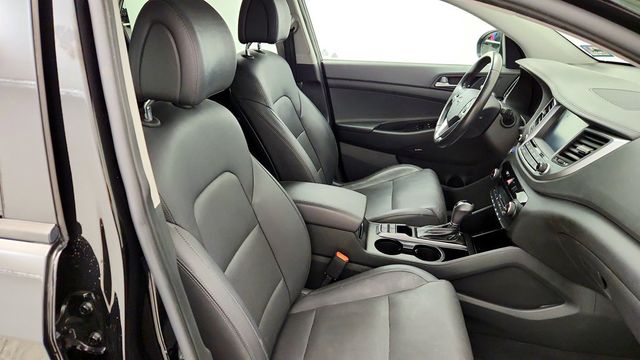 2017 Hyundai Tucson SE Plus FWD - 23086748 - 21