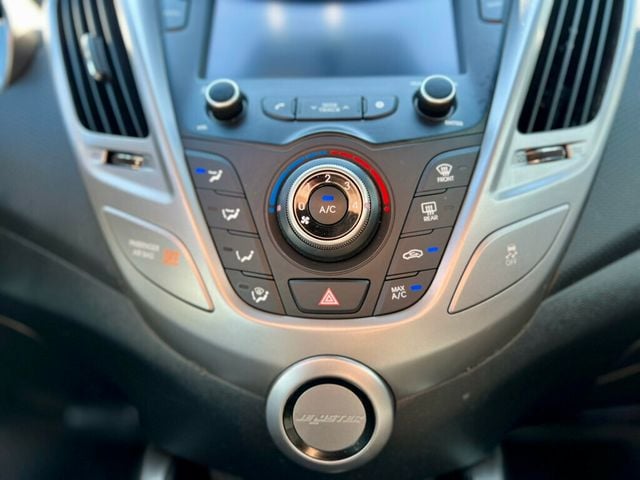 2017 Hyundai Veloster Value Edition Dual Clutch - 22892627 - 16