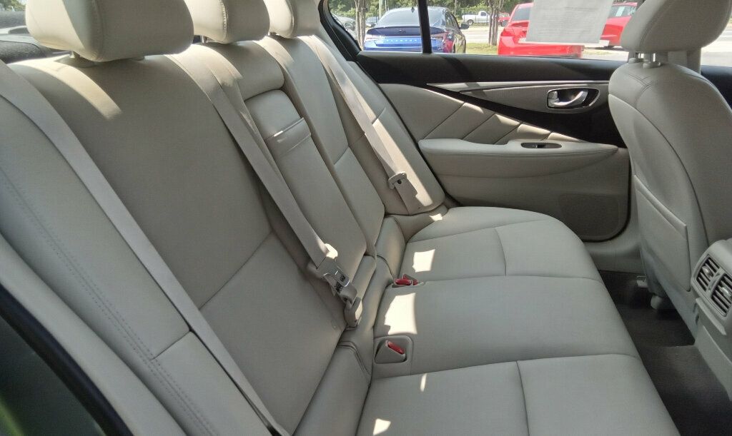 2017 Infiniti Q50 3.0t Premium photo 10