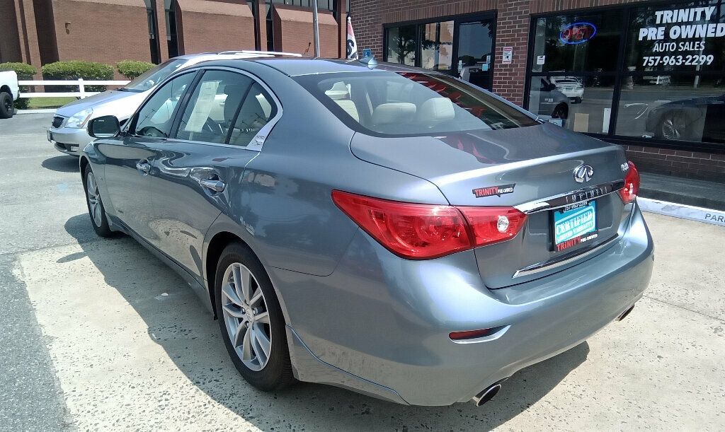 2017 Infiniti Q50 3.0t Premium photo 2