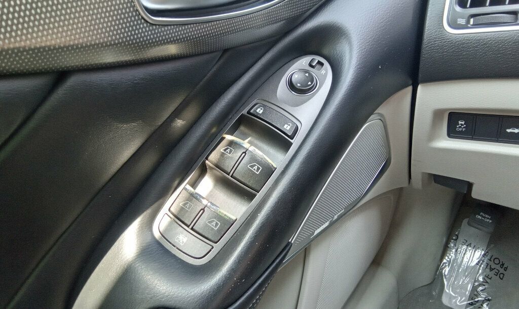 2017 Infiniti Q50 3.0t Premium photo 26