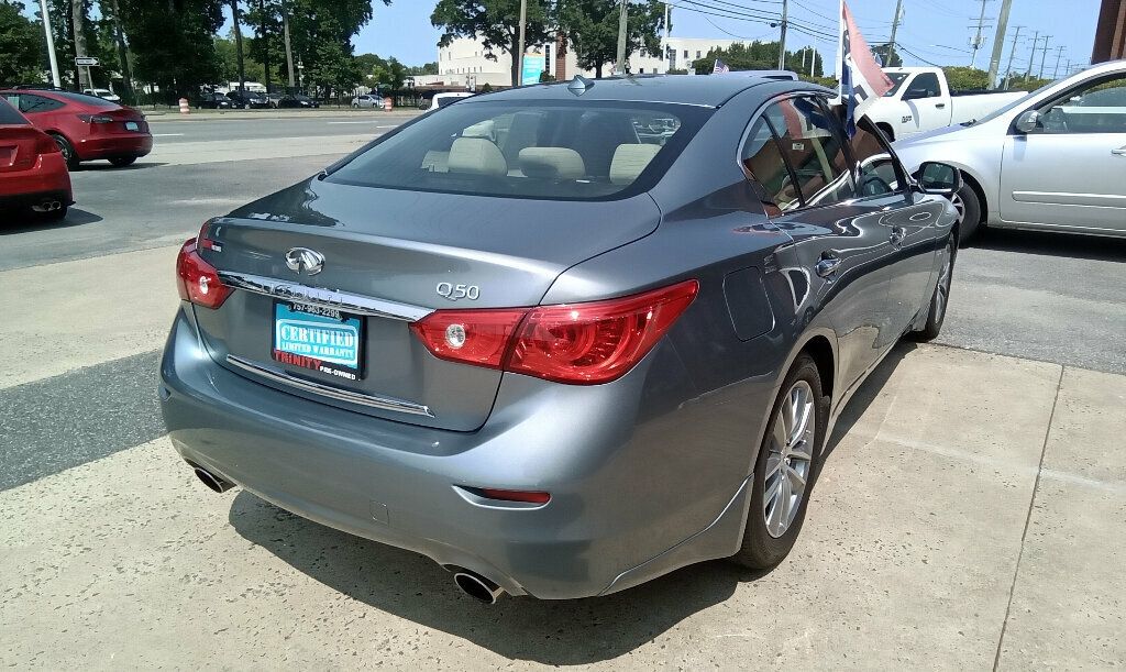 2017 Infiniti Q50 3.0t Premium photo 4