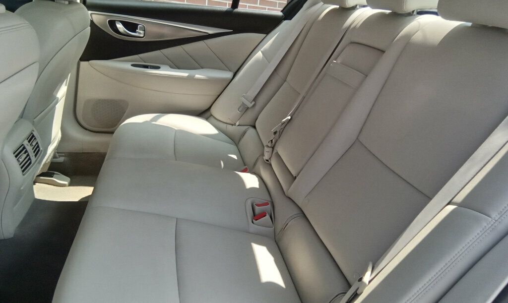 2017 Infiniti Q50 3.0t Premium photo 9
