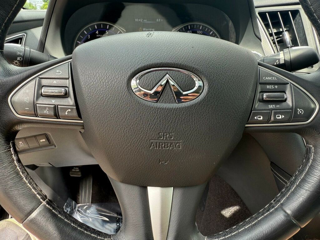 2017 Infiniti Q50 3.0t Signature Edition AWD photo 10