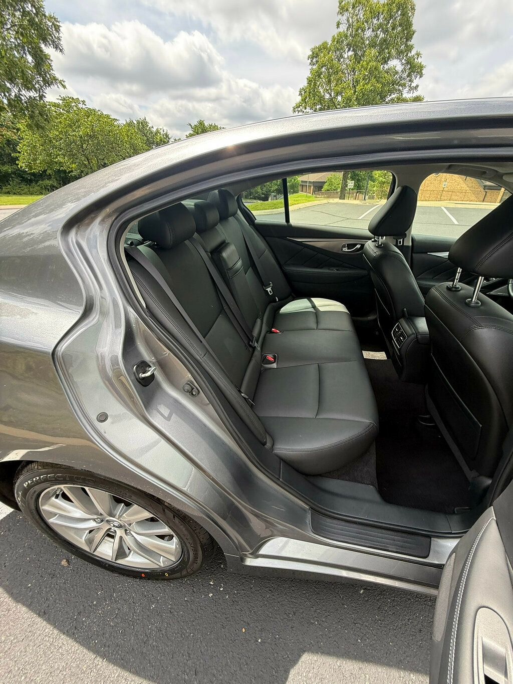 2017 Infiniti Q50 3.0t Signature Edition AWD photo 13