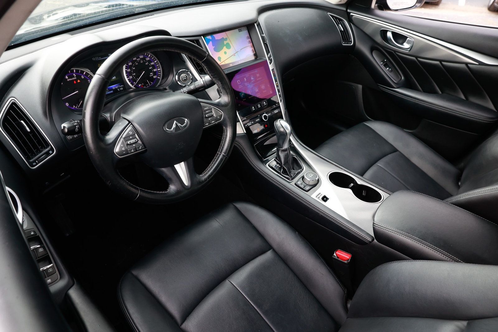 2017 Infiniti Q50 3.0t Signature Edition AWD photo 2