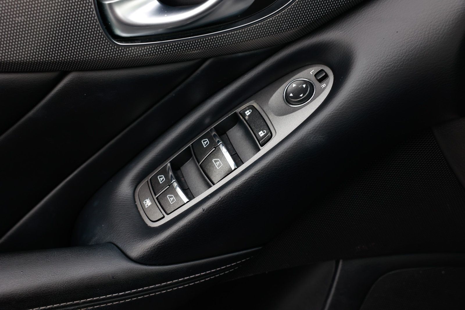 2017 Infiniti Q50 3.0t Signature Edition AWD photo 41