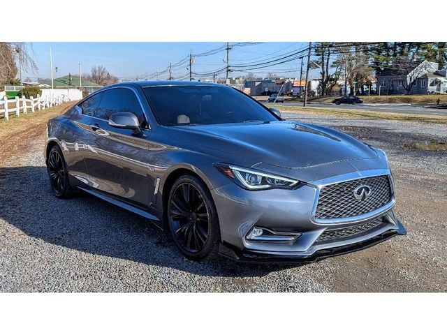 2017 INFINITI Q60 Coupe Premium photo 3