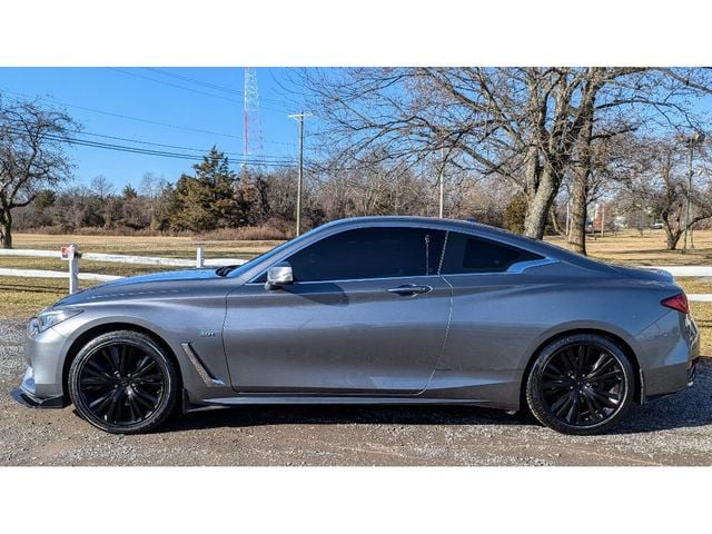 2017 INFINITI Q60 Coupe Premium photo 4