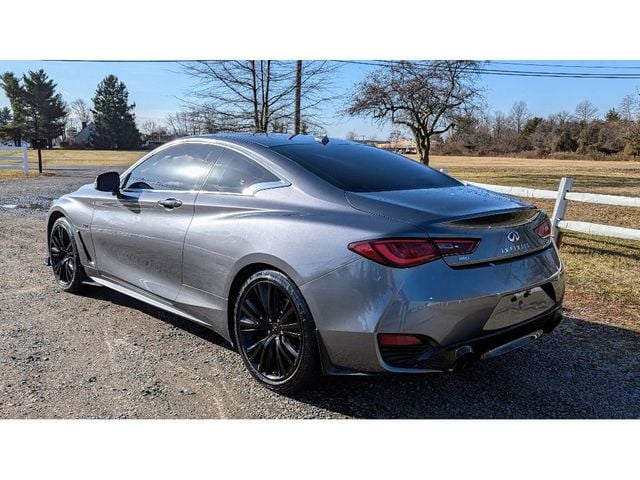 2017 INFINITI Q60 Coupe Premium photo 5