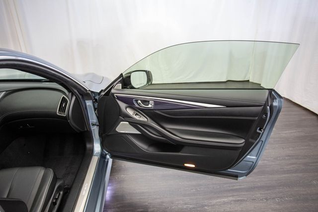 2017 INFINITI Q60 Red Sport 400 RWD - 22917248 - 16