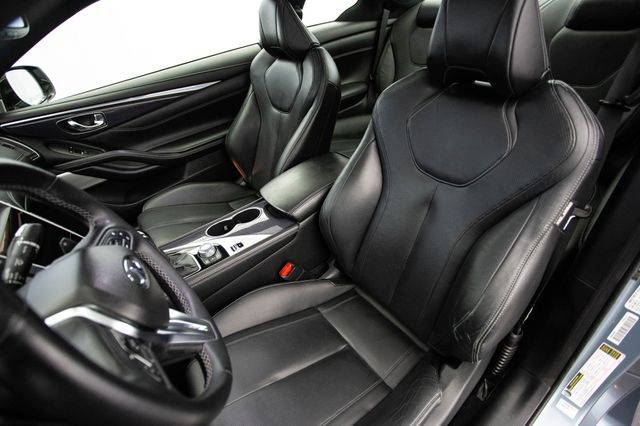 2017 INFINITI Q60 Red Sport 400 RWD - 22917248 - 18