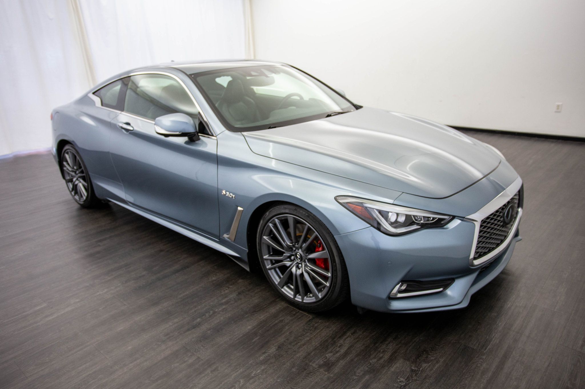 2017 Infiniti Q60 Red Sport 400 photo 3