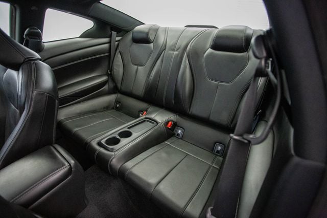 2017 INFINITI Q60 Red Sport 400 RWD - 22917248 - 19