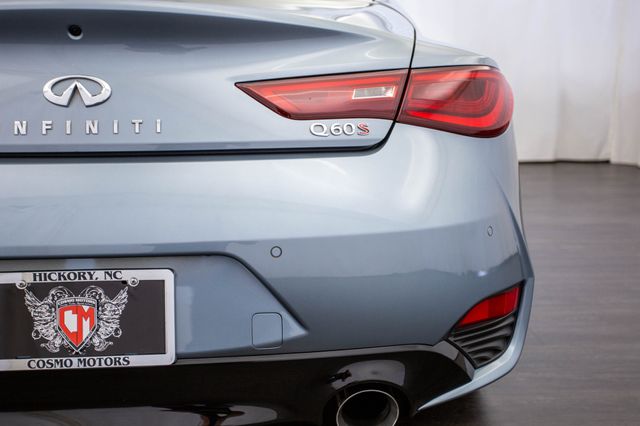 2017 INFINITI Q60 Red Sport 400 RWD - 22917248 - 34