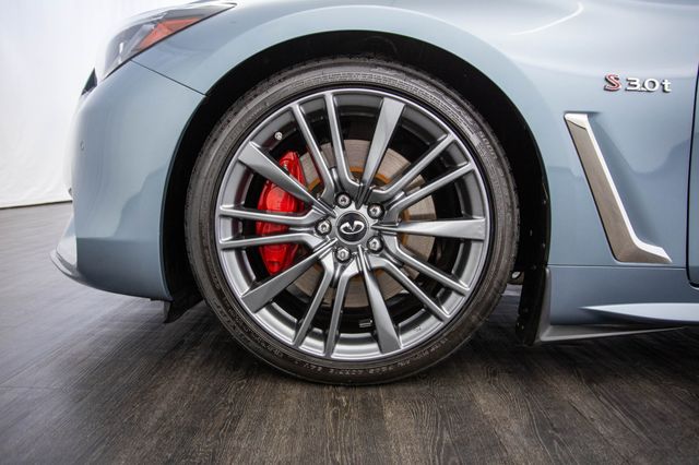 2017 INFINITI Q60 Red Sport 400 RWD - 22917248 - 40