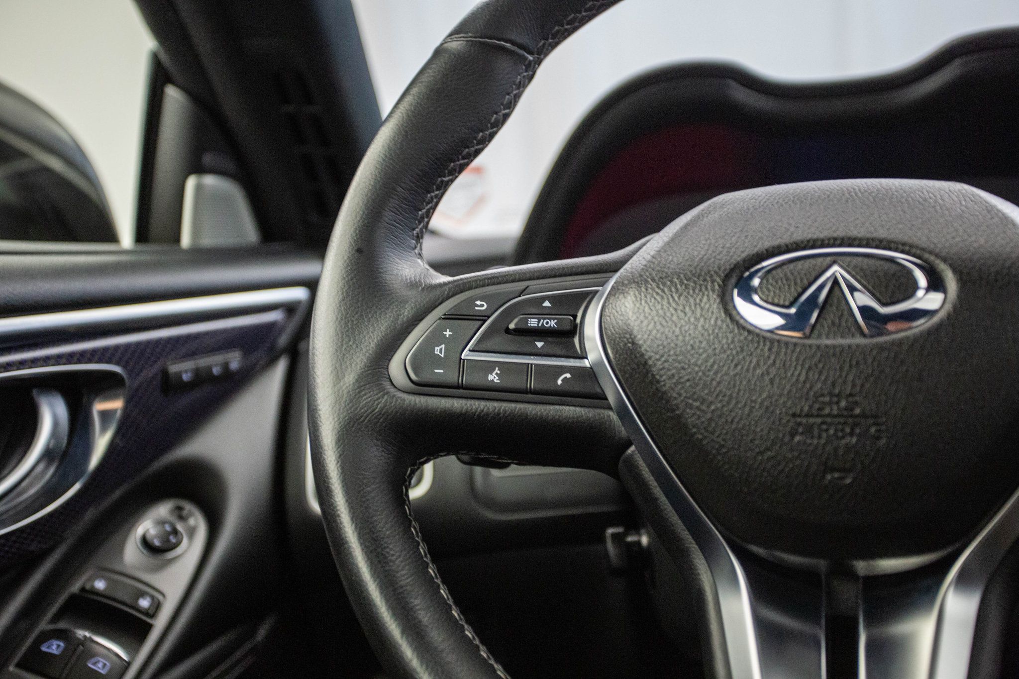 2017 Infiniti Q60 Red Sport 400 photo 44
